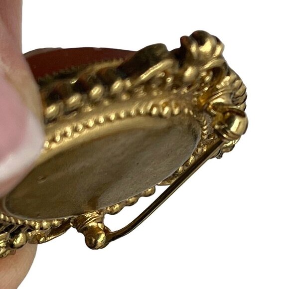 Vintage Cameo Brooch Pin Gold Tone Avon Pinback Opens Up Empty Glace Locket - Picture 7 of 16